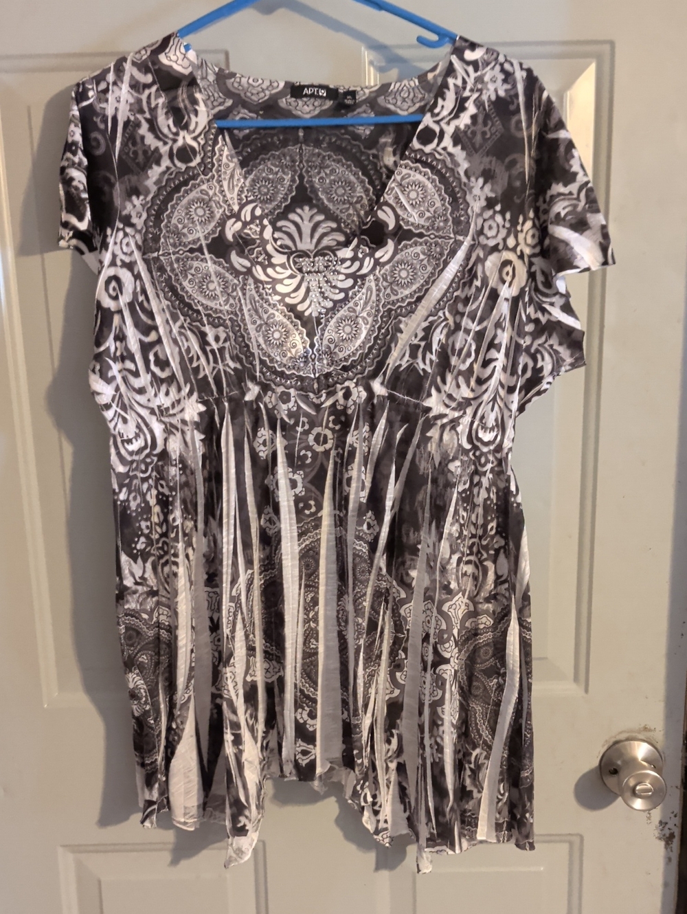 Apt. 9 Black & White Paisley Gathered Waist Short-Sleeve Tunic
